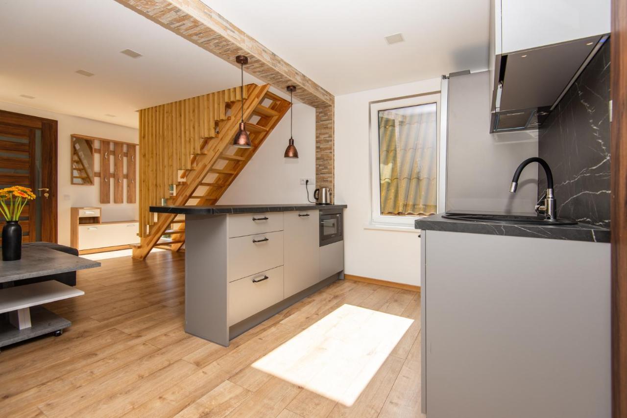 Apartamentai Pas Kaju Senamiestyje Salia Botanikos Parko Palanga Exterior photo