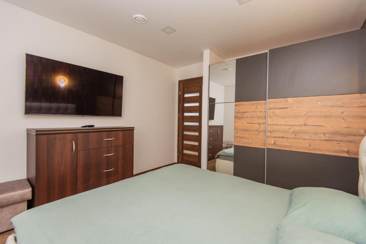 Apartamentai Pas Kaju Senamiestyje Salia Botanikos Parko Palanga Exterior photo